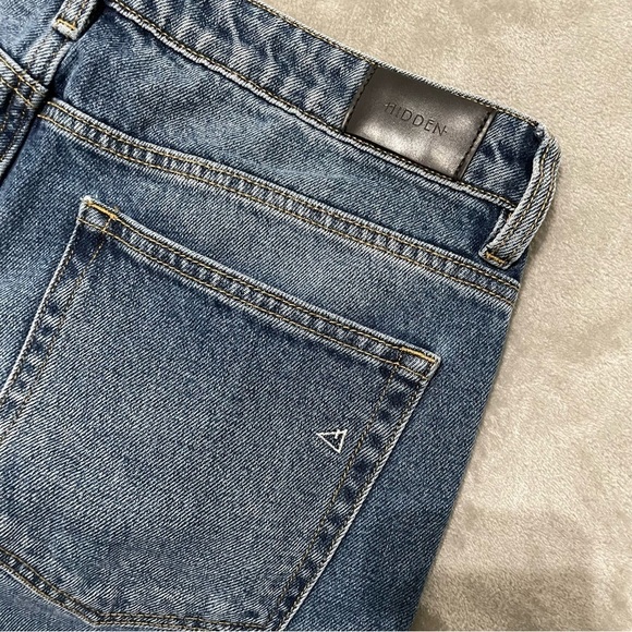 Hidden Distressed Cut Off Hem Jeans Size 31 - Picture 5 of 10